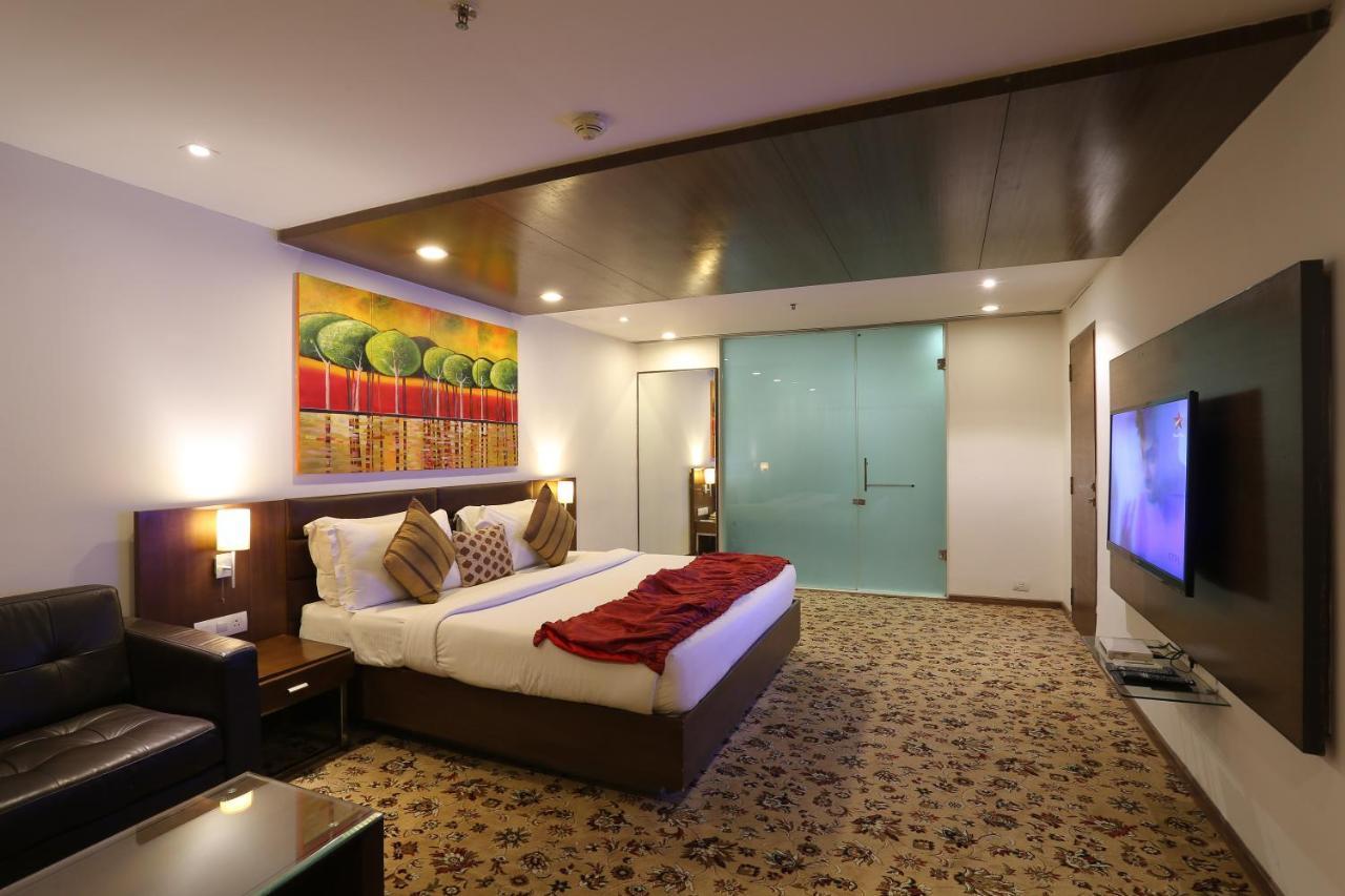 Ymca International Centre Hotel Ahmedabad Buitenkant foto