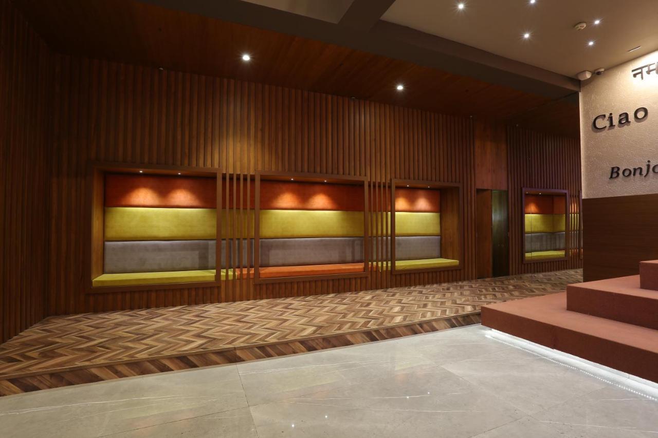 Ymca International Centre Hotel Ahmedabad Buitenkant foto