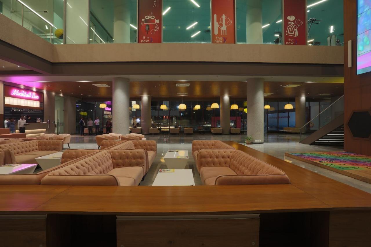 Ymca International Centre Hotel Ahmedabad Buitenkant foto