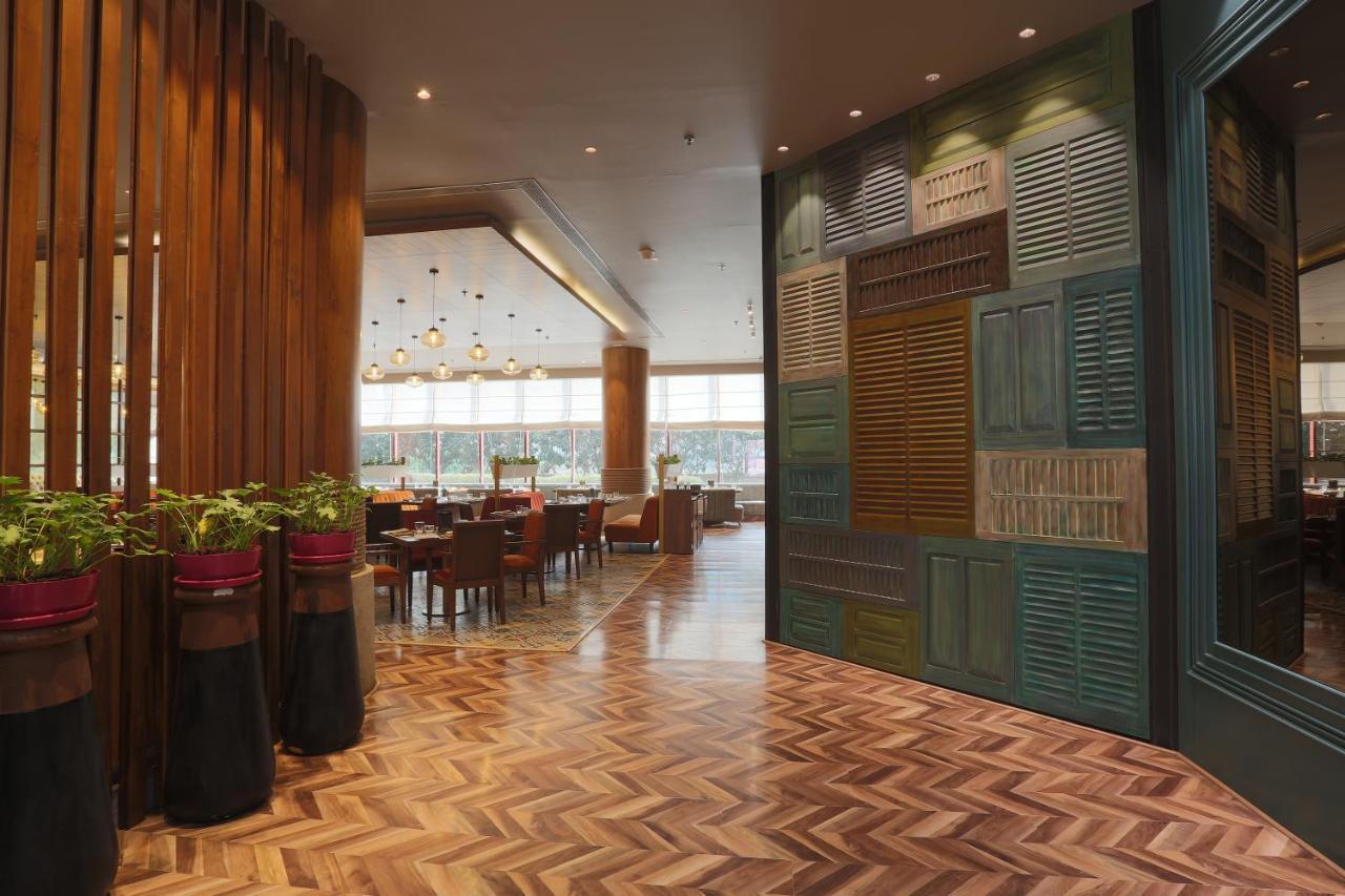 Ymca International Centre Hotel Ahmedabad Buitenkant foto