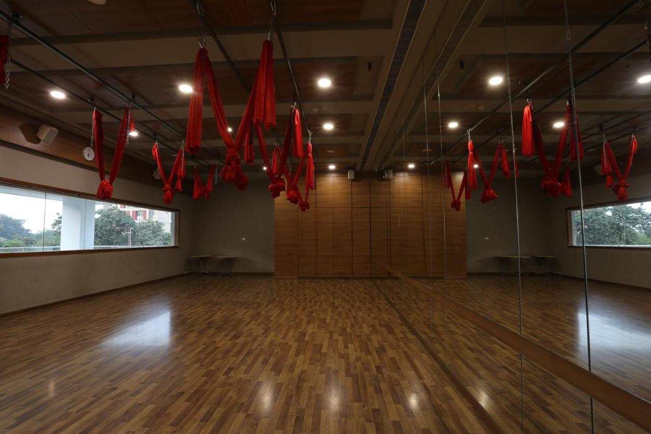 Ymca International Centre Hotel Ahmedabad Buitenkant foto