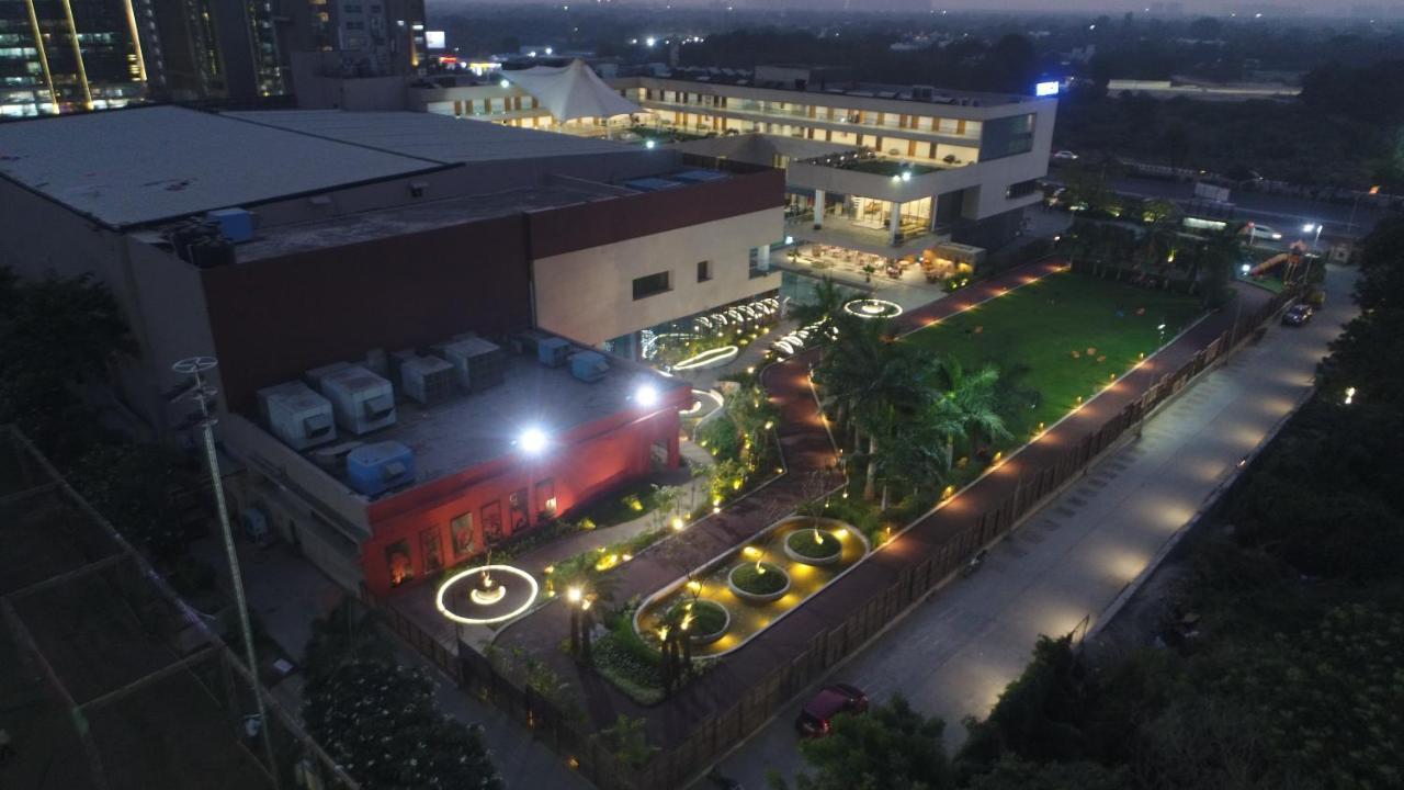 Ymca International Centre Hotel Ahmedabad Buitenkant foto