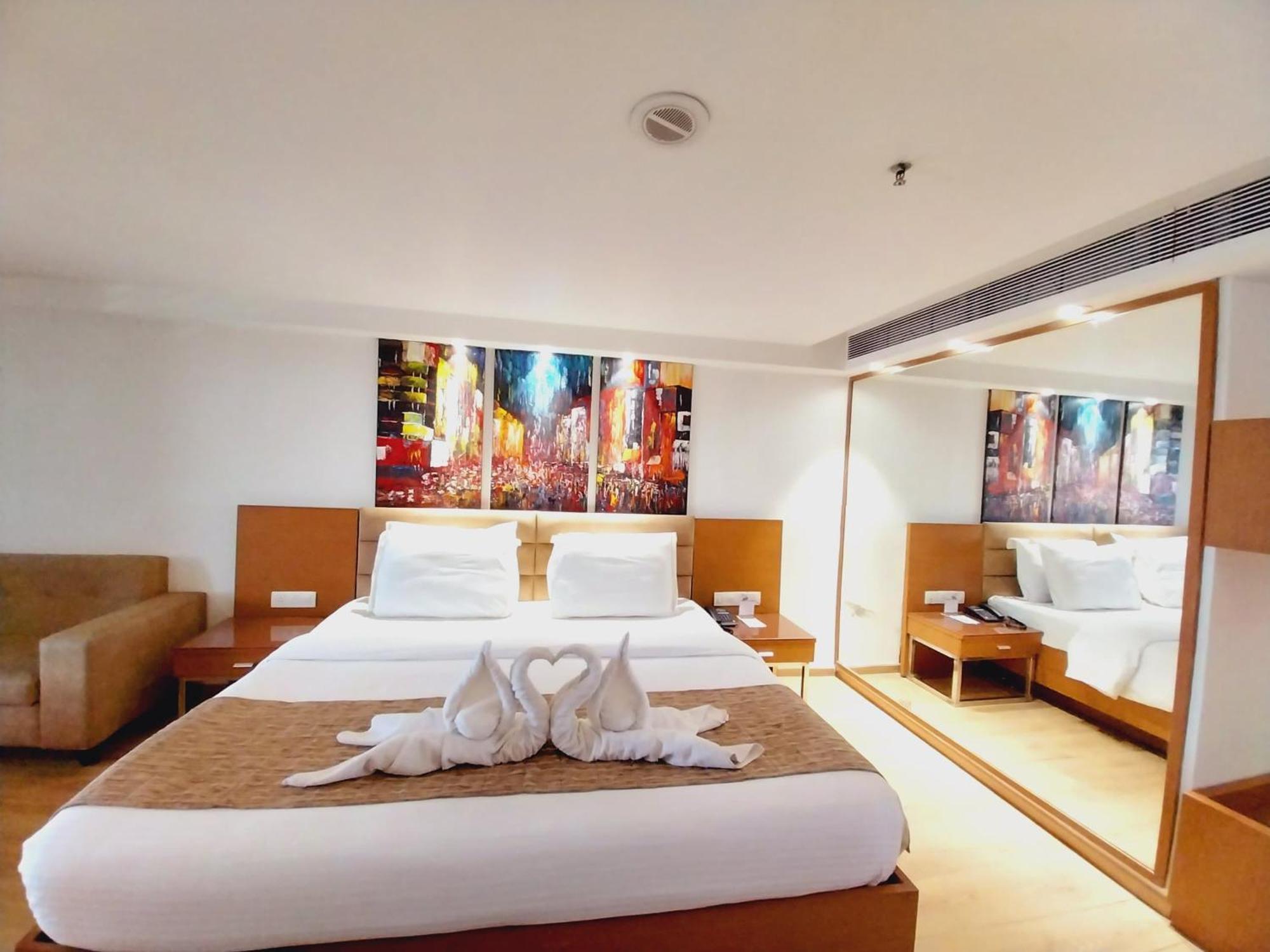 Ymca International Centre Hotel Ahmedabad Buitenkant foto