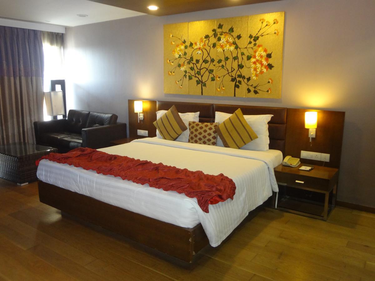 Ymca International Centre Hotel Ahmedabad Buitenkant foto